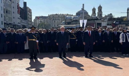 Cumhuriyet Bayramı öncesi Taksimde tören düzenlendi