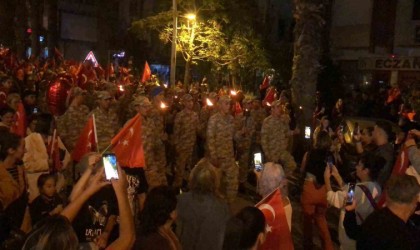 Datçada Cumhuriyet coşkusu fener alayı ile taçlandı