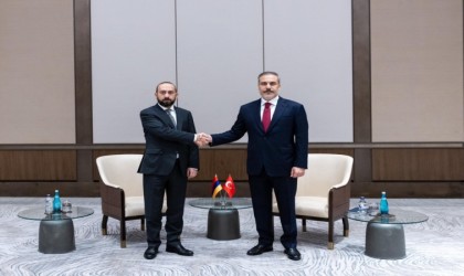 Dışişleri Bakanı Hakan Fidan, Ermenistan Dışişleri Bakanı Mirzoyan ile görüştü