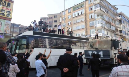 Diyarbakırda terör propagandası yapan 15 kişi gözaltına alındı