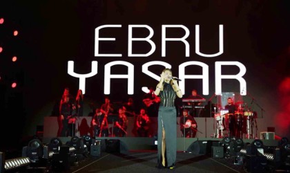 Ebru Yaşar Diyarbakırı salladı