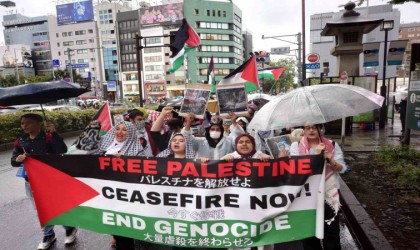 Japonyada İsrailin Gazzedeki katliamına karşı protesto yürüyüşü