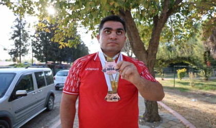 Kahramanmaraşlı görme engelli sporcu, halterde dünya üçüncüsü oldu