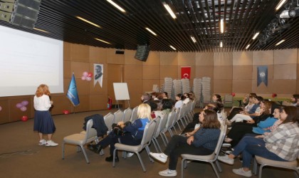 Küçükçekmece Belediyesinden personele ‘meme kanseri semineri