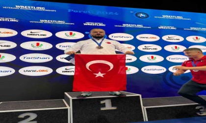 Milli güreşçi Sarıçiçek, Erzincana gurur yaşattı