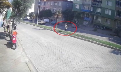 Motosikletin çarptığı yaşlı adam ağır yaralandı