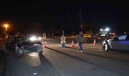 Nevşehirde zincirleme trafik kazası: 5i turist 7 yaralı