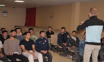 Piri Sami Yurdunda diksiyon ve etkili iletişim eğitimi başladı