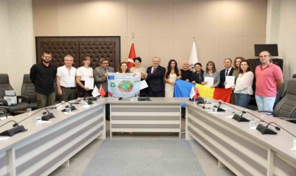 Romanyalı heyete ALKÜden sertifika