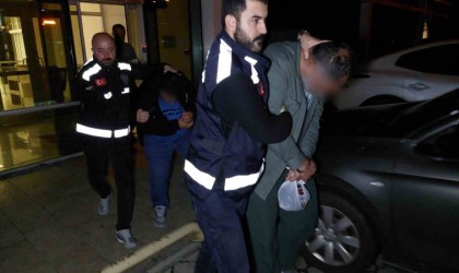 Sahte çekle panelvan araç satın alan 2 kişi tutuklandı