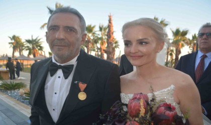 Sanatçı Yavuz Bingölün nikahında babasından anlamlı hediye