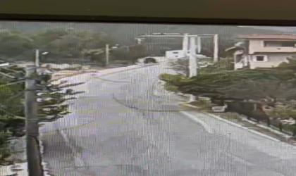 Traktöre otostop çekerek okula giden 5 öğrencinin ölümden döndüğü anlar