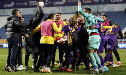 Trendyol Süper Lig: Eyüpspor: 1 - Göztepe: 0 (Maç sonucu)