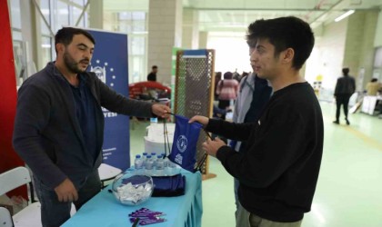 Üniversiteliye sıcak karşılama