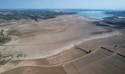 Adanada kuraklık hat safhaya ulaştı: Seyhan Baraj Gölünde sular çekildi