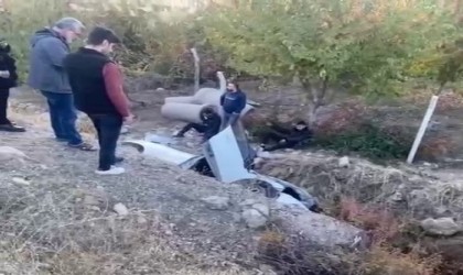 Adıyamanda otomobil ile kamyonet çarpıştı: 11 yaralı