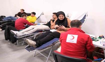 Akademisyen ve öğrencilerden hayat kurtaran bağış