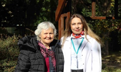 Anne ve kızı meme kanserini birlikte yendi