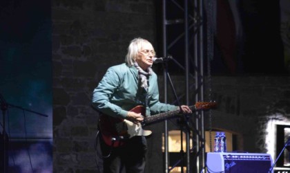 Ayvalıkta Bulutsuzluk Özlemi fırtınası esti