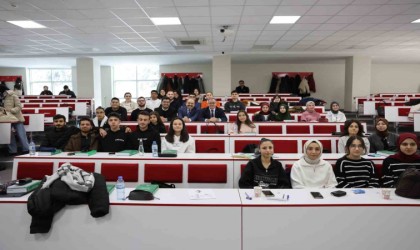 Başkan Özdoğan gençlerle tecrübelerini paylaştı