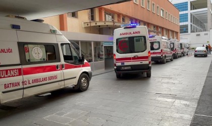 Batmanda akrabalar arasında bıçaklı kavga: 3 yaralı