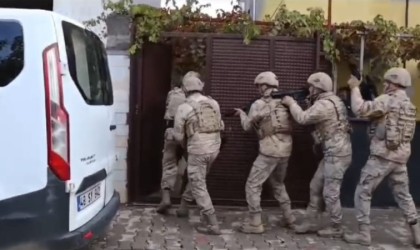 Batmanda terör destekçilerine yönelik düzenlenen operasyonda 4 kişi yakalandı