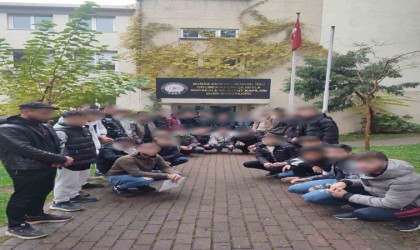 Bursada 34 kaçak göçmen yakalandı, 1 şüpheli tutuklandı