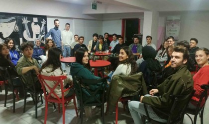 Ceren Özdemir Gençlik Merkezinde gençler için 12 farklı atölye