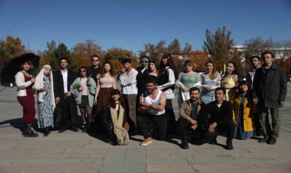 Film karakterleri üniversite öğrencileri ile vücut buldu