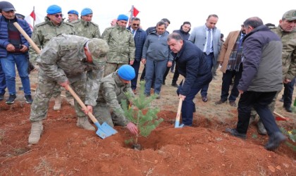 Geleceğe nefes için fidan dikildi