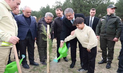 ‘Geleceğe Nefes için fidanlar toprakla buluştu