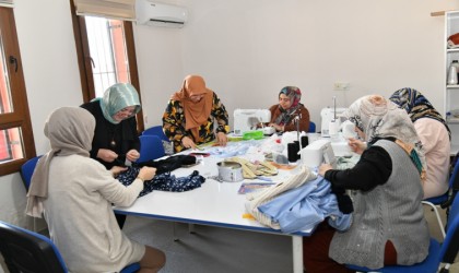 Hem meslek öğreniyorlar hem de sosyalleşiyorlar