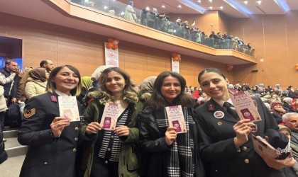 Jandarma vatandaşları KADES uygulaması hakkında bilgilendirdi