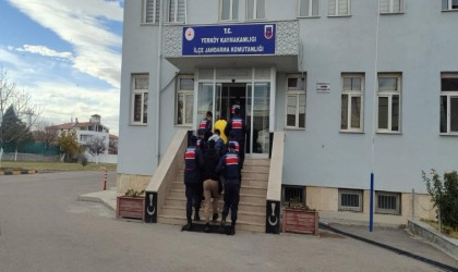 Jandarmanın dur ihtarına uymayan 3 kişi ceza evi firarisi çıktı