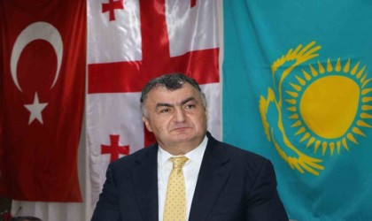 Kassanovdan iktidar partisine tebrik mesajı