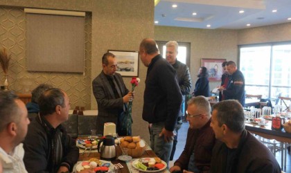 Kemer Belediyesinden şoförlere kahvaltı