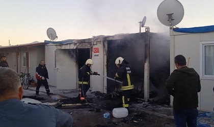 Konteyner cayır cayır yandı