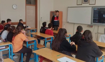 Kuluda jandarmadan öğrencilere siber güvenlik eğitimi