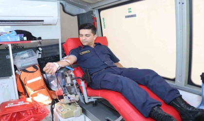 Mersinde jandarmadan kan bağışına destek