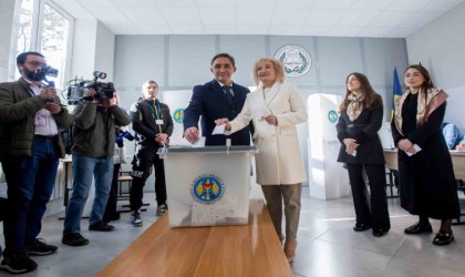 Moldovada halk ikinci tur cumhurbaşkanlığı seçimleri için sandık başında
