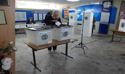 Moldovadaki kritik cumhurbaşkanlığı seçimlerinde adaylar başa baş gidiyor