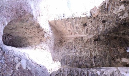 Muğlada tarihi kiliseler definecilerin hedefinde