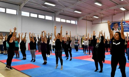 Muratpaşada güne sporla başlıyorlar