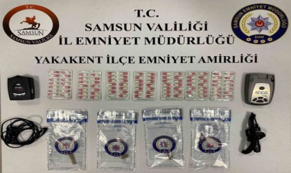 Narko Alan uygulamasında radar cihazları ve uyuşturucu maddeler ele geçirildi