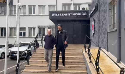 Otobüste tartıştığı kadını bıçaklayan saldırgan yakalandı