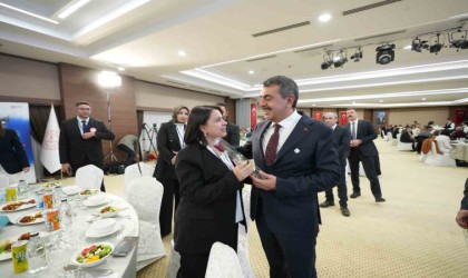 Sadife öğretmen Eskişehir adına başkentte fidan dikti