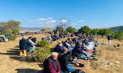 Sarıgöllüler yağmur duasına çıktı