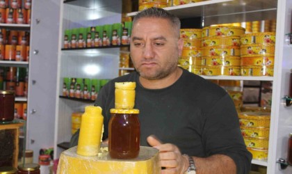 Siirtte arıların ürettiği bal mumu şifa dağıtıyor