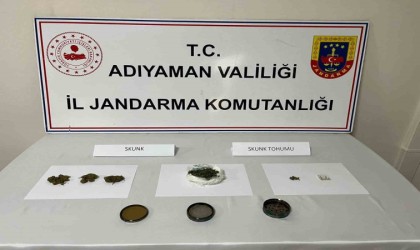 Şüpheli şahsın aracından uyuşturucu ele geçirildi