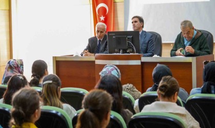 Tarsusta İpek Böcekçiliği Yetiştiriciliği semineri düzenlendi